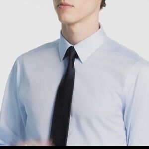 VAN HEUSEN
Men's Regular Fit Flex Collar Stretch Solid Dress Shirt